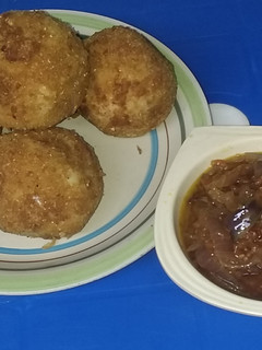 A picture of Egg Yam Balls.