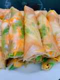 Bánh tráng gạo lứt cuốn tôm thịt