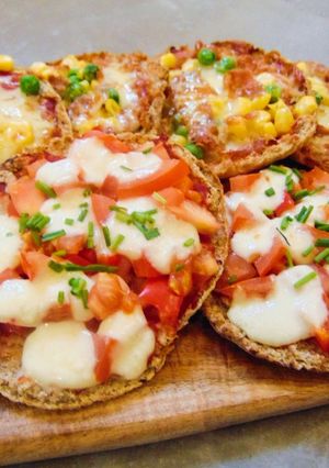 A picture of Parma Ham & Mozzarella Pitta Pizza’s.