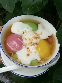 Hình của món Chè trôi nước 3 màu.