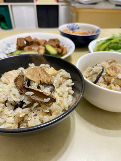 (鑄鐵鍋)麻油雞飯 的食譜成品照片