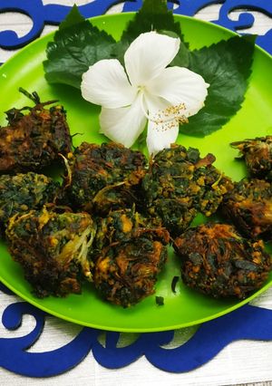 রুজোট পাতার বড়া। Perilla leaf fritters রেসিপির প্রধান ছবি