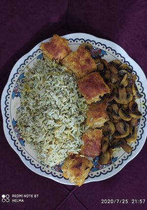 عکسی از دستور سبزی پلو با کباب تابه ای مرغ چرخ کرده و قارچ