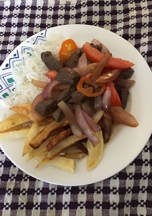 Una foto de Lomo saltado