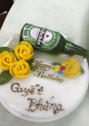 Hình của món Bánh rau câu chai bia hoa nổi 4D.