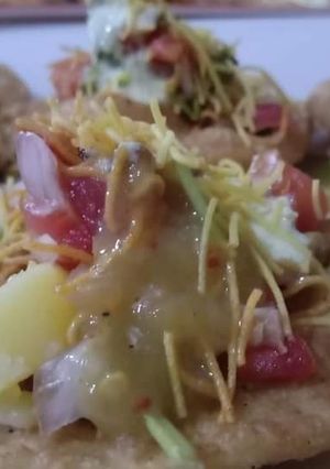 A picture of Papri chat.