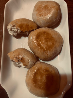 Una foto de Panecitos rellenos de queso y choclo