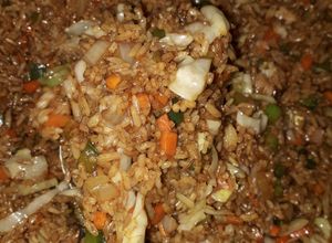 Una foto de Arroz frito sencillo