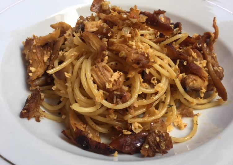 Spaghetti Aglio Olio with Grilled Chicken