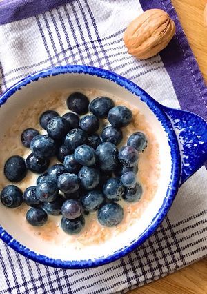 Hình của món 💚 Cháo Sữa Yến Mạch Topping Blueberry.