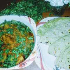 Qeema mater aloo with chapati A picture of Qeema mater aloo with chapati.