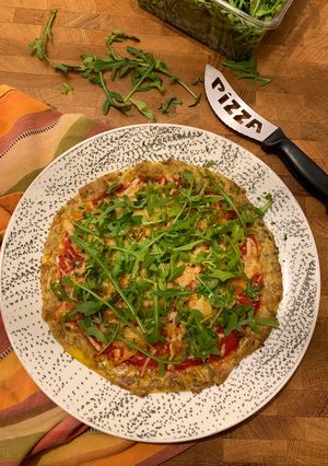 Une photo de ☆Pizza Thon,Mozzarella et Roquette☆