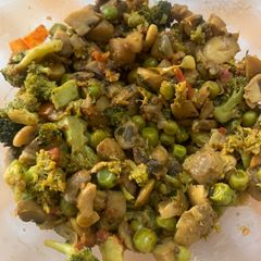 A picture of Broccoli Peas Mushroom Dry.