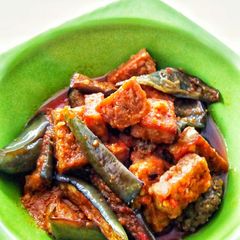 Sayur Terong & Tempe / Eggplant & Tempe in Spicy Coconut Milk A picture of Sayur Terong & Tempe / Eggplant & Tempe in Spicy Coconut Milk.