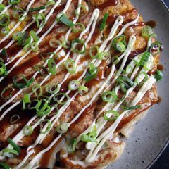 A picture of ‘Ikayaki’ Squid Okonomiyaki.