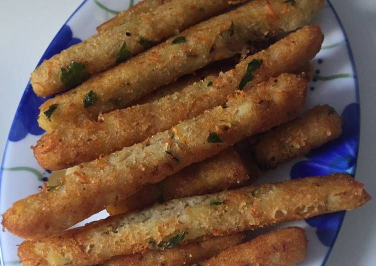 Steps to Prepare Crispy potato sticks in 12 Minutes for Young Wife