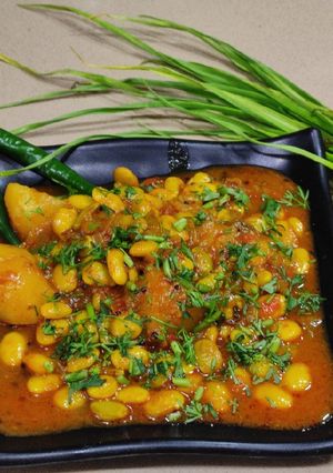 पावट्याची भाजी (Pavtyachi Bhaji Recipe In Marathi) रेसिपी चे मुख्य फोटो 