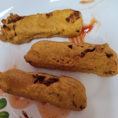 A picture of Bread pakoda.