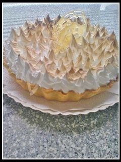 Una foto de Lemon pie ( tarta de limón )