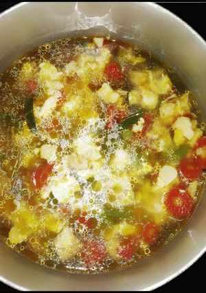 সুস্বাদু চিকেন স্যুপ (suswadu chicken soup recipe in Bengali) রেসিপির প্রধান ছবি