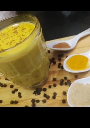 હર્બલ મિલ્ક(Herbal milk recipe in Gujarati) રેસીપી મુખ્ય ફોટો