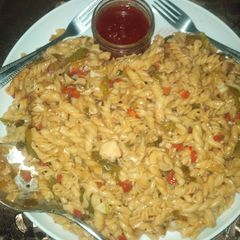 A picture of Beef and vegetables pasta.
