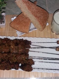 صورة لوصفة قطبان باللحم فوق المشوات بطريقة صحراوية