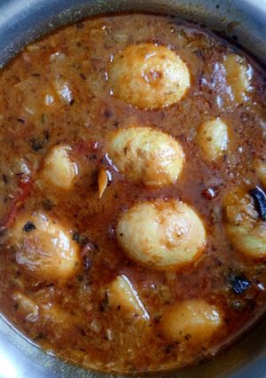 A picture of Egg curry.