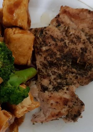 Foto resep Grilled chicken feat brocolli tofu oyster sauce