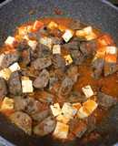 Bò viên, đậu hũ sốt cà