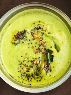 தேங்காய் மல்லி சட்னி (Cocount Coriander chutney) செய்முறை முக்கிய புகைப்படம்