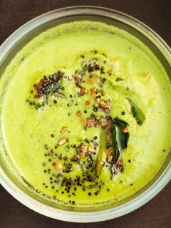 தேங்காய் மல்லி சட்னி (Cocount Coriander chutney) செய்முறை முக்கிய புகைப்படம்