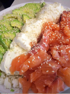 Una foto de Sushi: Ensalada de sushi nutritiva, deliciosa, fácil y económica