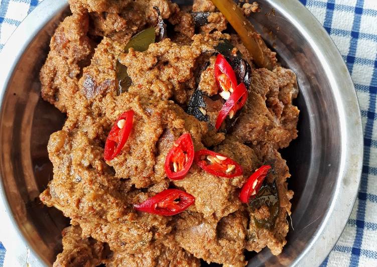 Rendang daging sapi