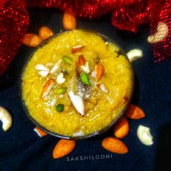 A picture of Moong dal delite.