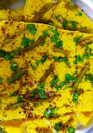 A picture of Besan Dhokla.