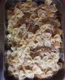 Corbatitas con Queso y Cebolla Caramelizada