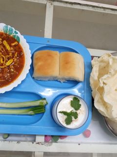 मिसल पाव (misal pav recipe in Hindi) रेसिपी मुख्य फोटो