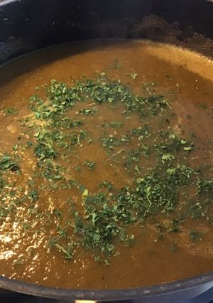 Une photo de Soupe automnale aux poireaux courgettes tomates et concombre