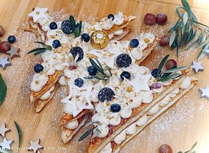 Foto principal de 🎄Árbol de hojaldre y crema de avellana con chocolate blanco🎄