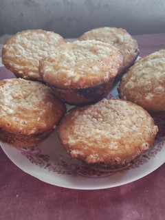Una foto de Muffins crocantes rellenos con dulce de membrillo