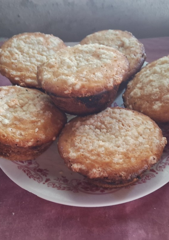 Una foto de Muffins crocantes rellenos con dulce de membrillo