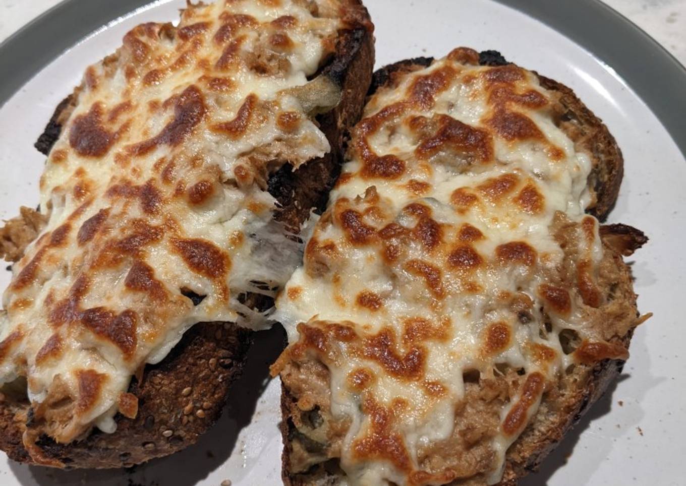 Tuna mozzarella melt