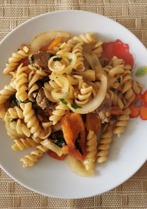 Una foto de Fideos con Carne