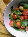 Ensalada de Tomatitos Cherry con Rúcula y Aceitunas Sevillanas