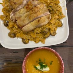 A picture of Chicken Stroganoff.