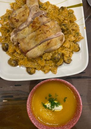 A picture of Chicken Stroganoff.