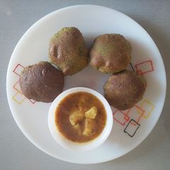 Methi puri A picture of Methi puri.