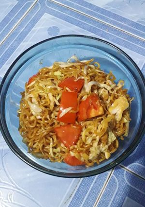 Foto resep Mie goreng dengan kol dan tomato rasanya nampol segerrr maknyoss