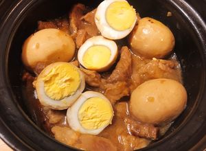 Hình của món Thịt kho trứng cho bé.